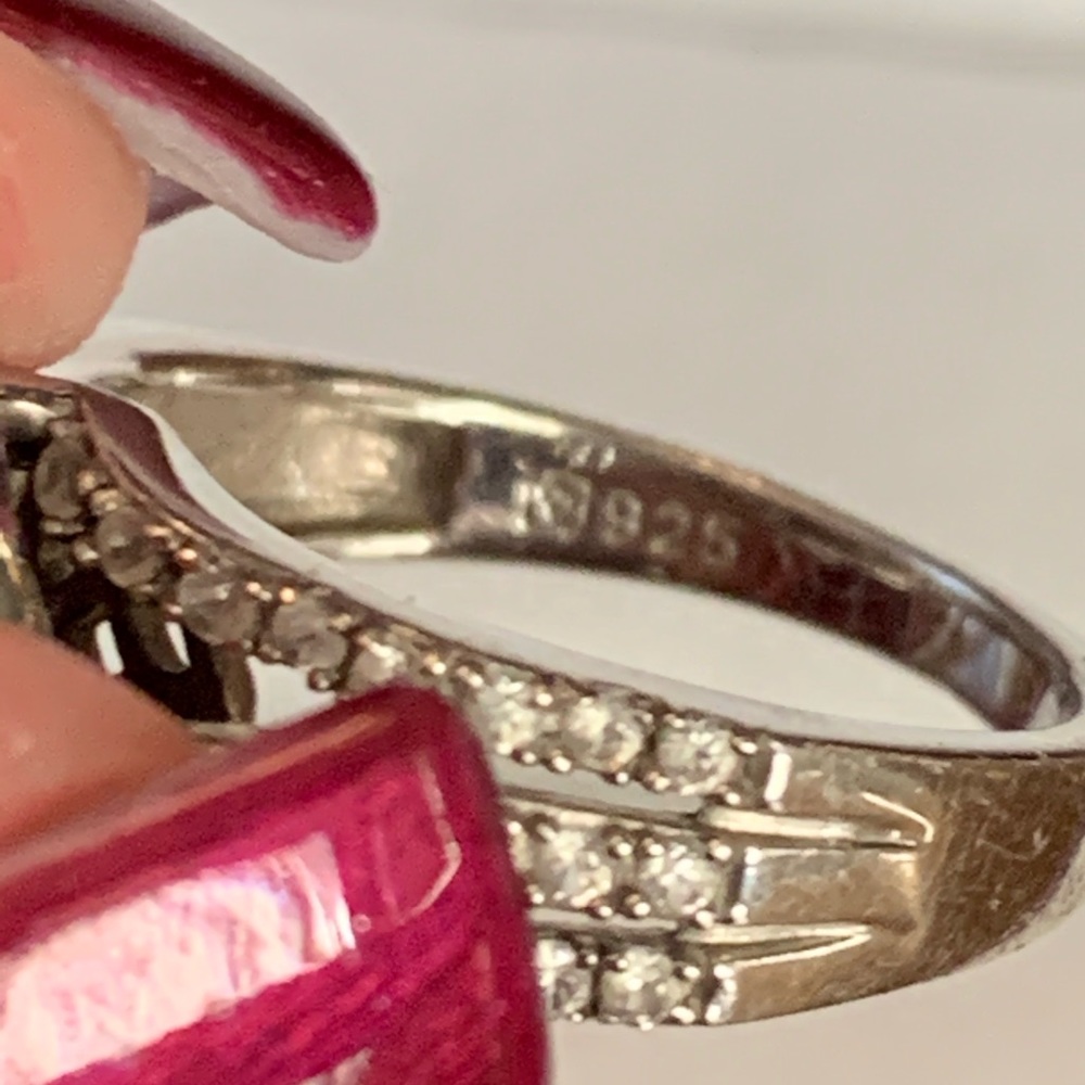Beautiful sterling silver topaz with white sapphire ring - Picture 2 of 5